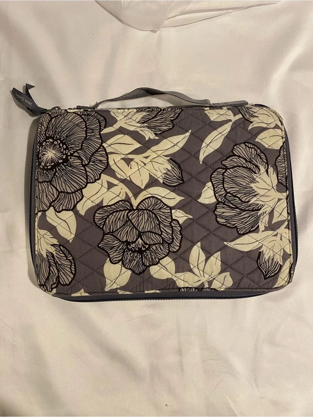 Vera Bradley Zip Closure Quilted Cotton 10 X 8 Laptop Sleeve Moon Shadow